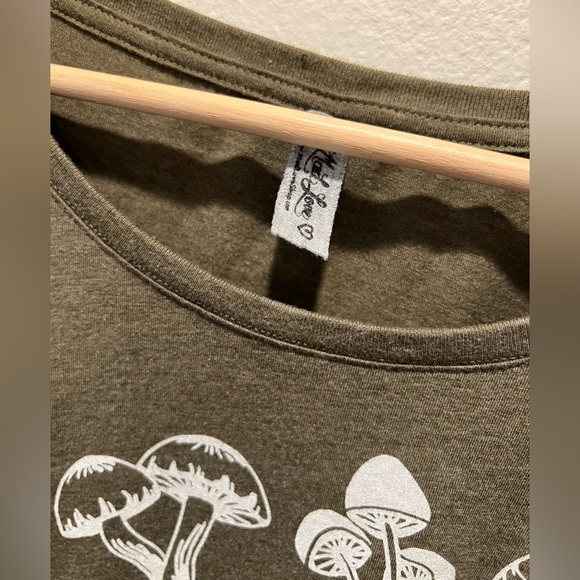 ‘Shroom Shirt - Picture 4 of 4